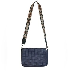 Jen & Co Purple Woven crossbody purse